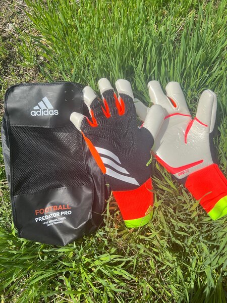 Вратарские перчатки 8 размер