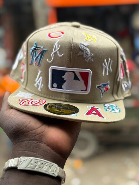 Casquette beige MLB patchs