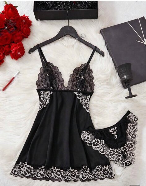 Nuisette en dentelle noire élégante