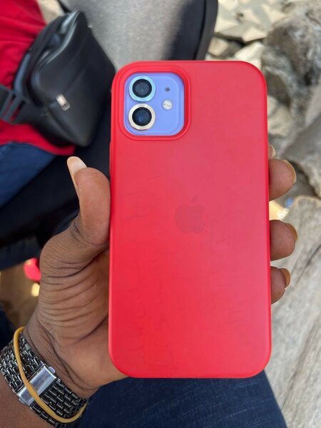 iPhone 12 simple