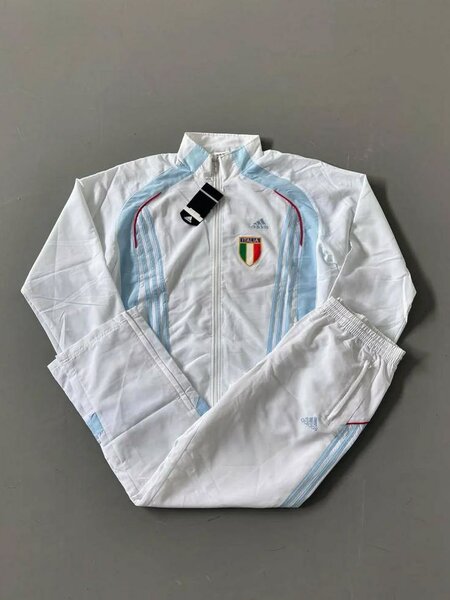 Ensemble de survêtement sportif