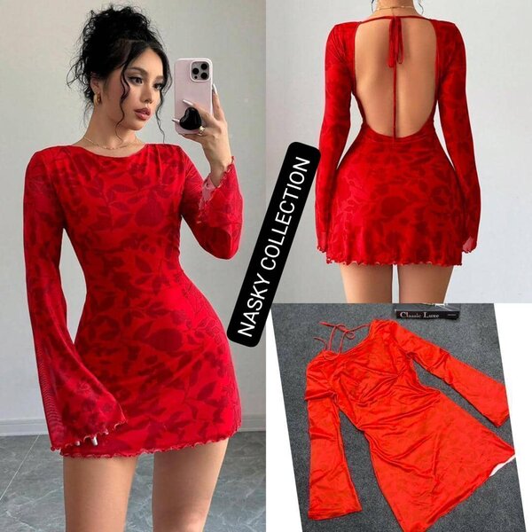 Robe rouge dos ouvert élégante