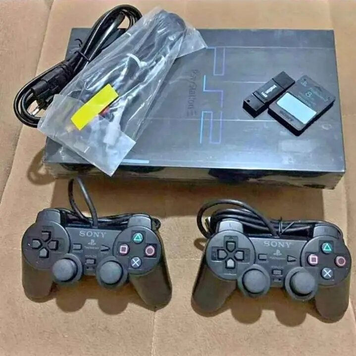 Console PS2 avec manettes Sony