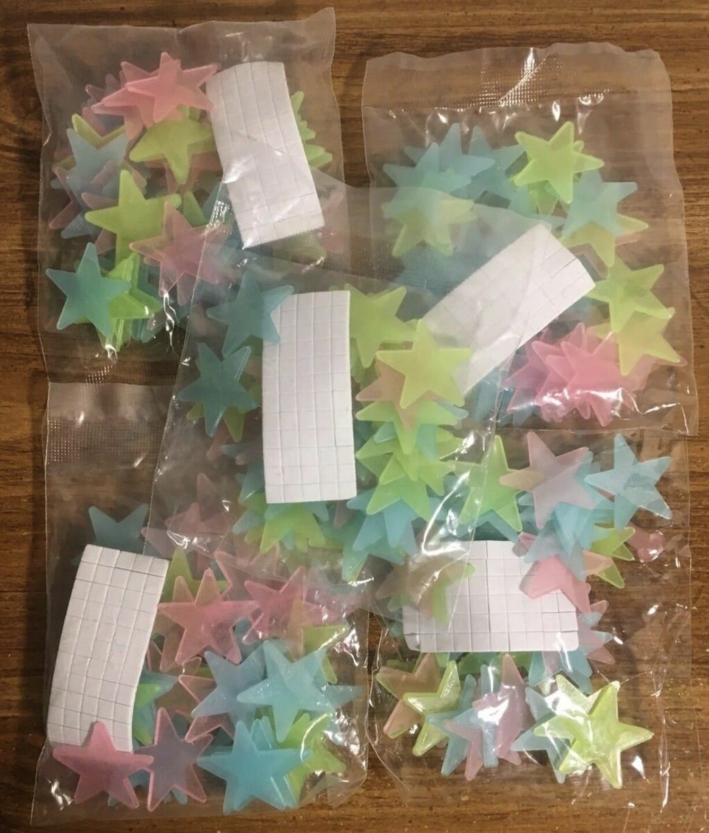 Étoiles phosphorescentes murales