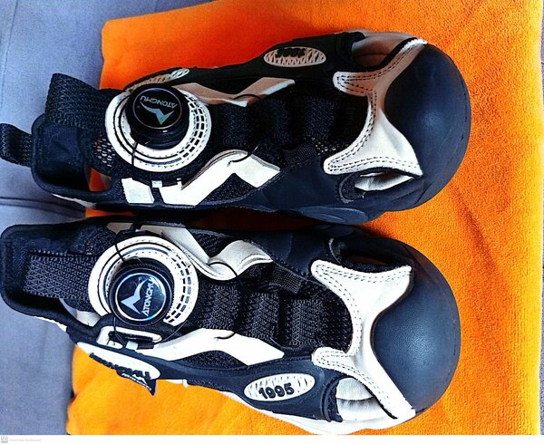 Chaussures de sport ATONGMU