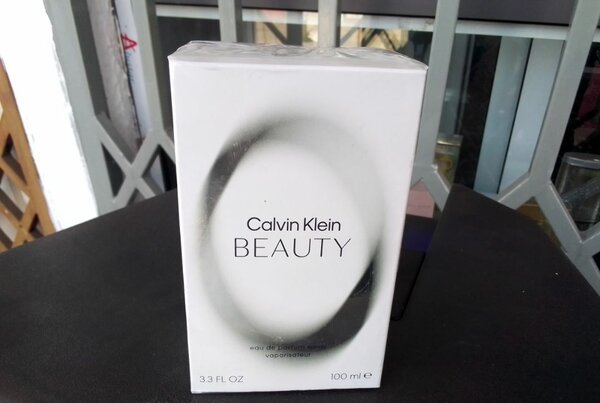 Calvin Klein BEAUTY perfume