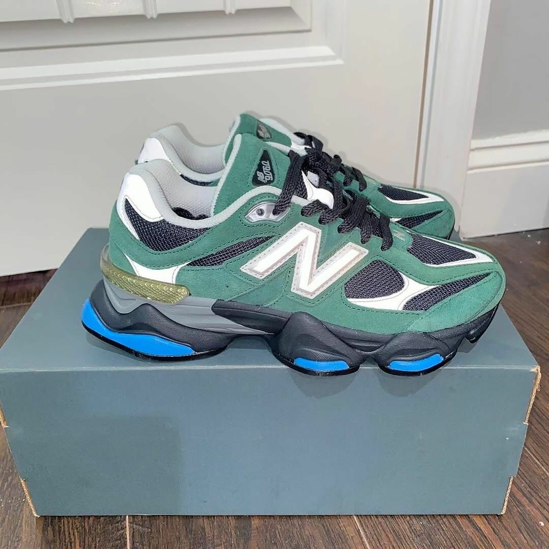 New Balance 9060s - Forest Green