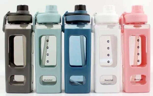 Bouteilles d'eau spatiales pour enfants