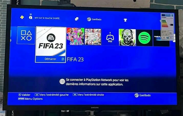 Console PS4 Slim avec FIFA 23