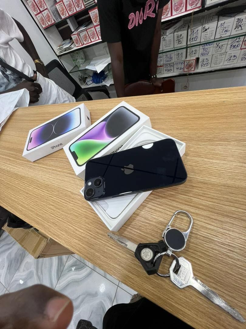 iPhone 14 simple 128giga propre  Batterie : 86%