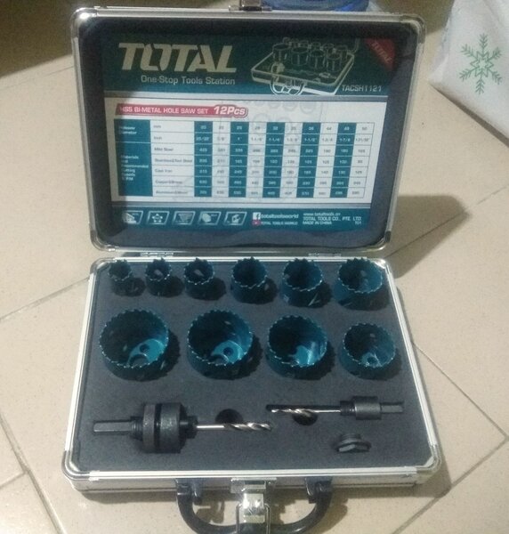 Total Set de Scies Cloche Métal 12pcs