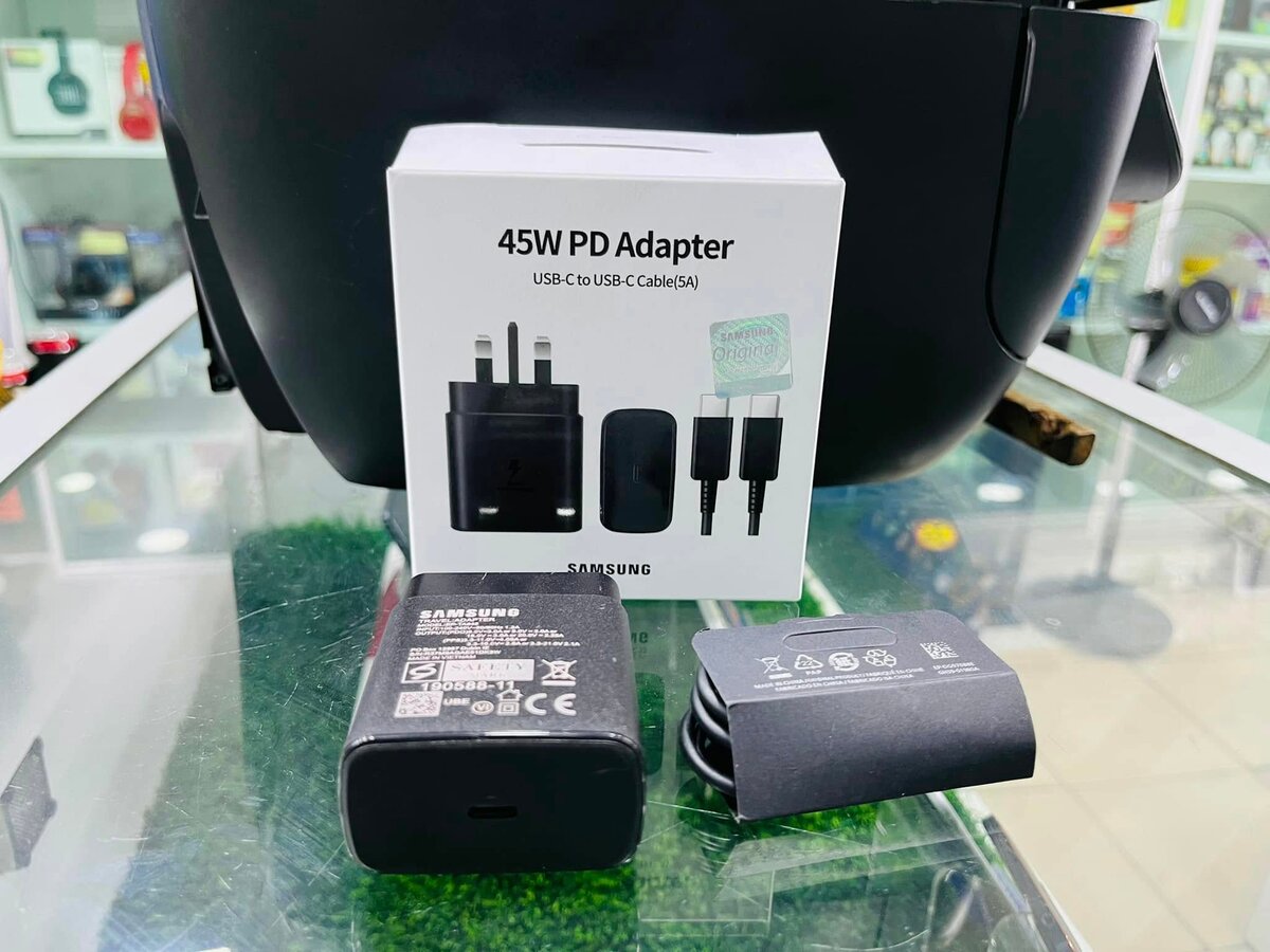 SAMSUNG 45W TYPE-C to C FAST CHARGERS