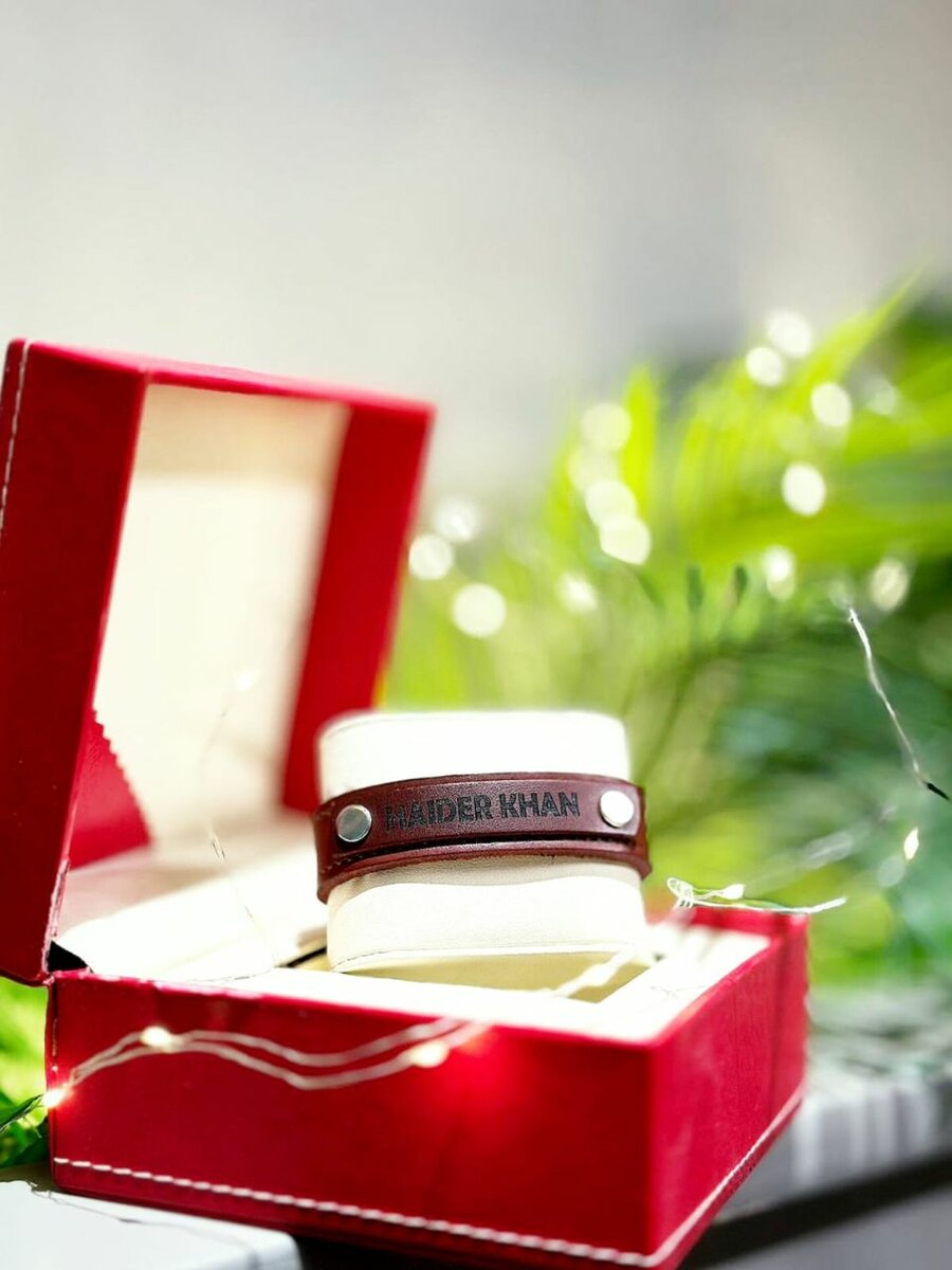 Leather bracelet with name