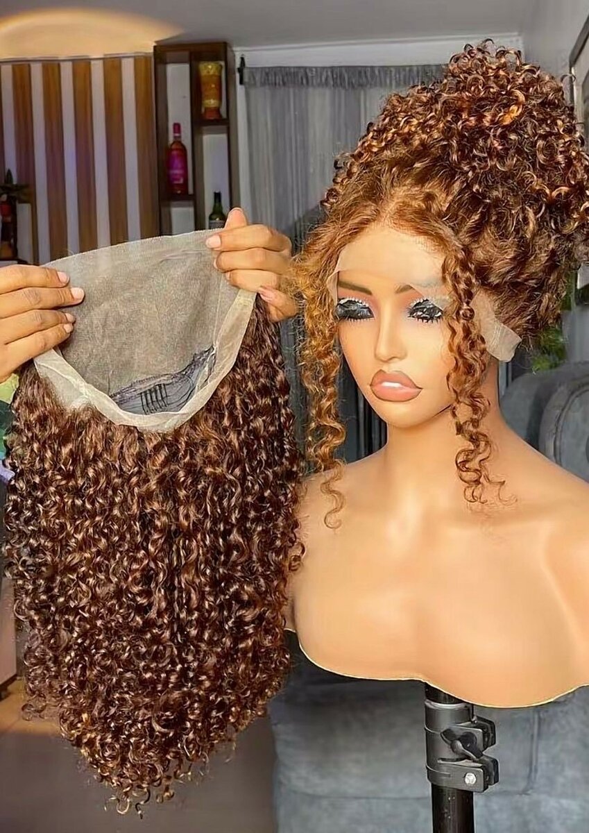 Perruque bouclée naturelle