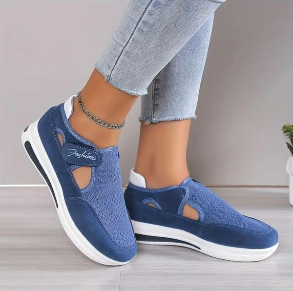 Ladies sneakers