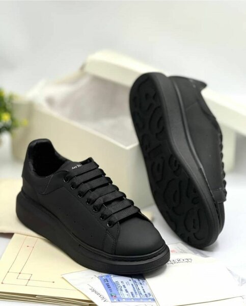 Alexander mcQueen