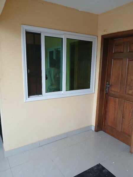 CHAMBER AND HALL SELF CONTAINED