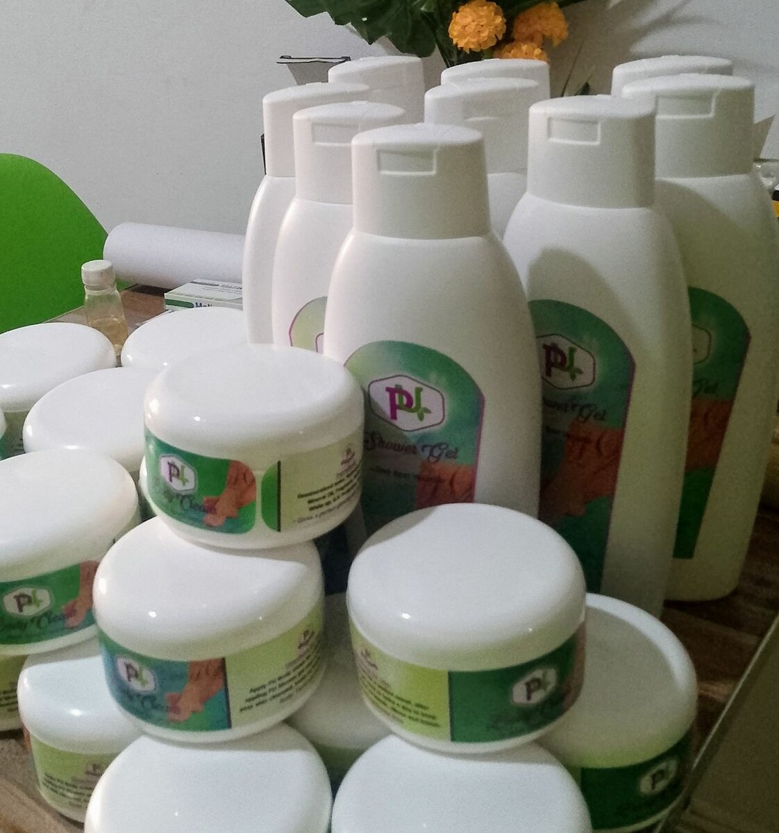 HERTY'S  P U COSMETICS