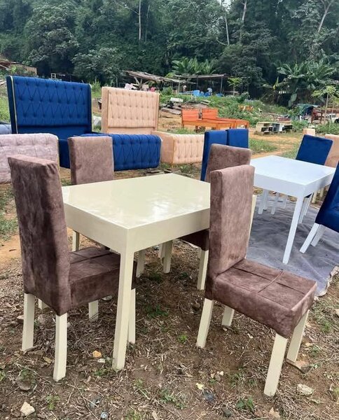 Table et Chaises de Salle à Manger