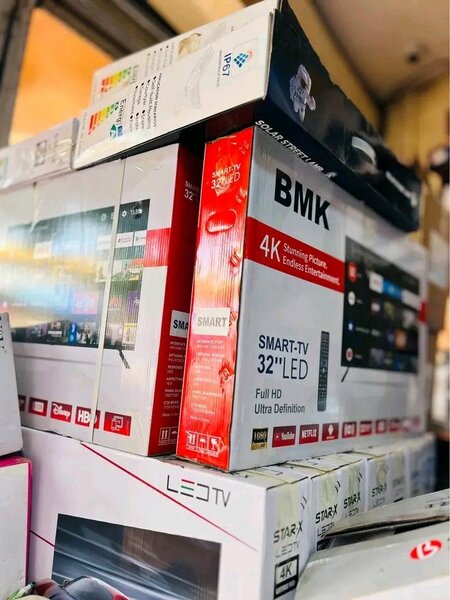 Smart TV 32" LED 4K Ultra HD