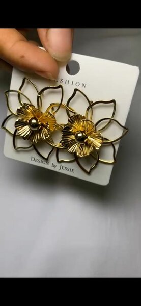 Boucles d'oreilles florales dorées