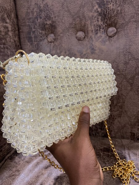 Sac à main perlé élégant