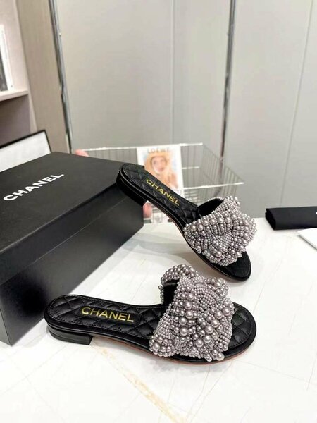 CHANEL LADIES SLIPPERS/SANDALS