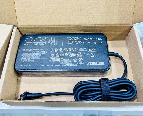 ASUS Chargeur Gaming 19v6.32A