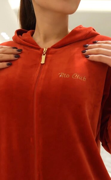 Велюровая двойка.