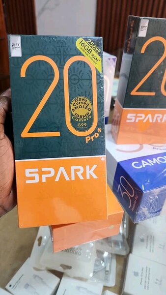 TECNO SPARK 20 pro plus 256GB 16GB RAM première copie dubaï