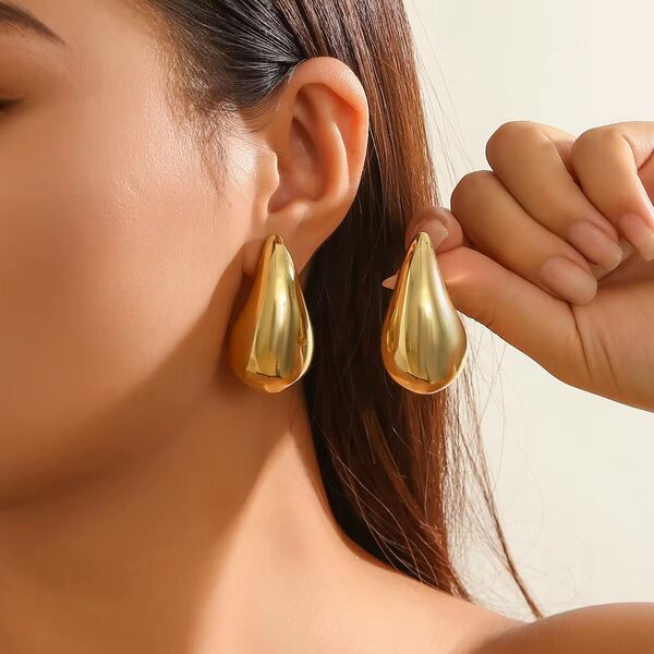 Boucles d'oreilles goutte dorées