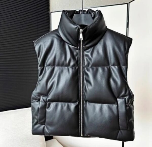 Безрукавки под кожу, качество хорошее