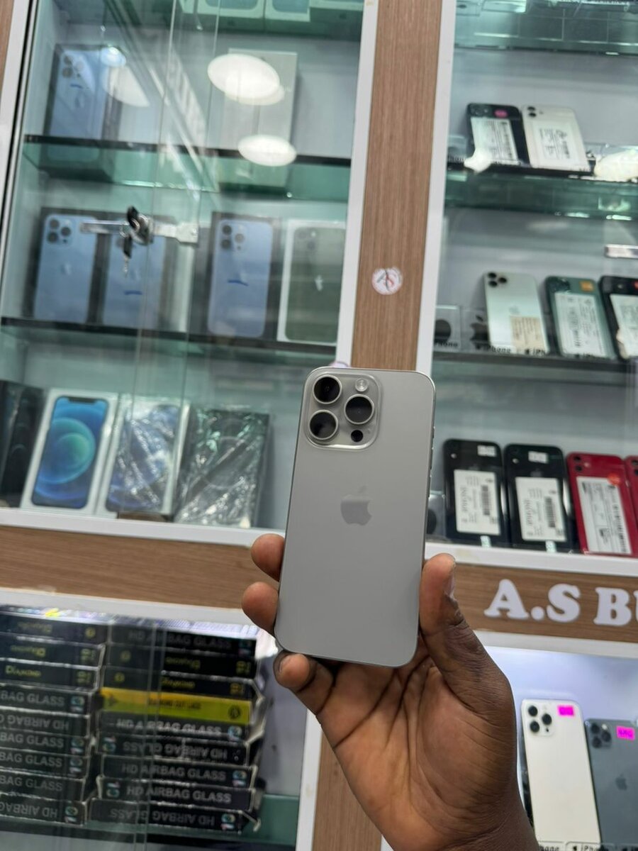 15 pro 256giga jamais démonter