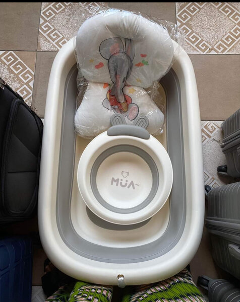 Baignoire pour bébé pliable avec accessoires