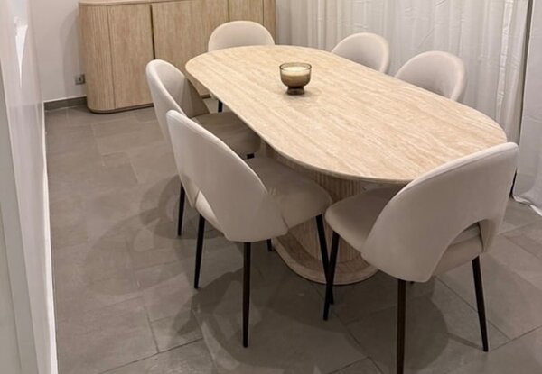 Table a manger plus 6 chaises