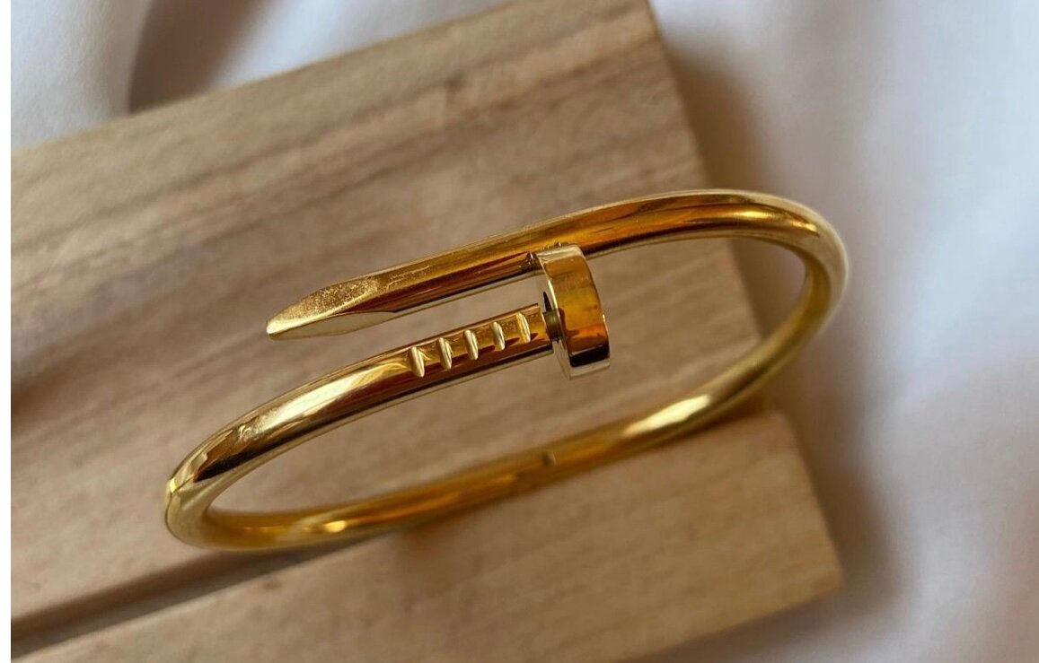 Bracelet clou doré élégant