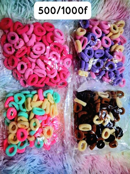 Pompom colorés en vrac