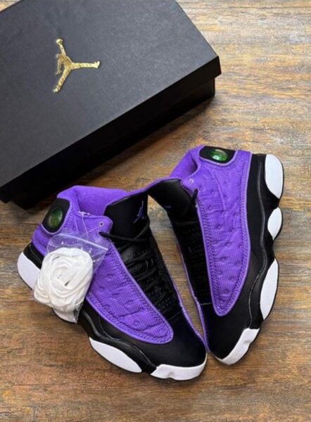 AIR JORDAN 13