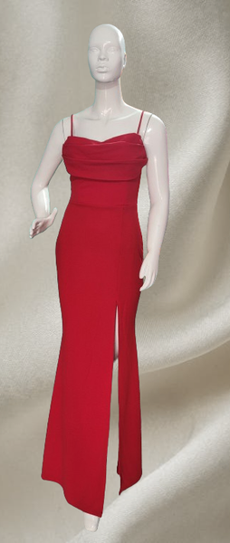 Robe rouge élégante fendue