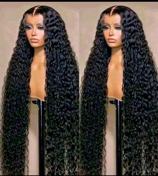 Perruque Longue Bouclée Noire