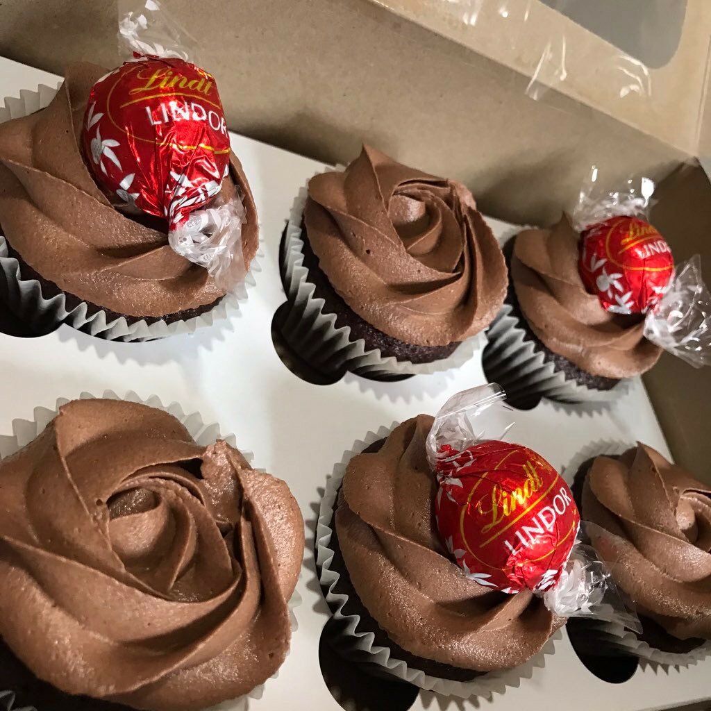 Chocolate lindor cupcakes (6)