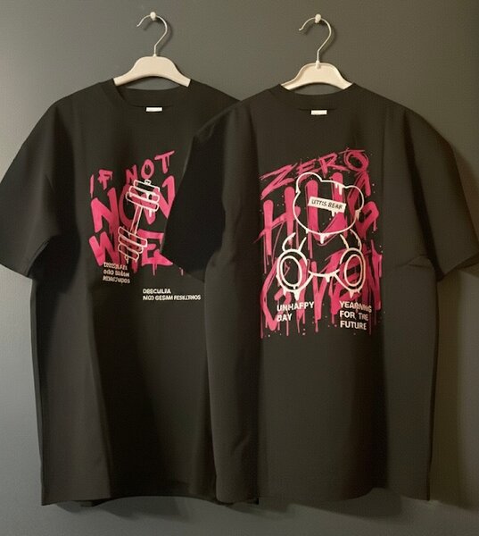 T-shirt noir graphique