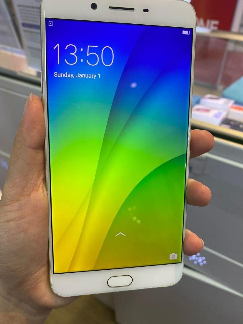 Oppo R9s plus original Quasi neuf Rom 128Go Ram 6Go