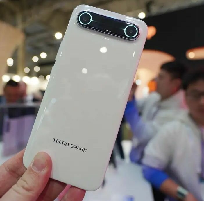 Smartphone Tecno Spark Slim
