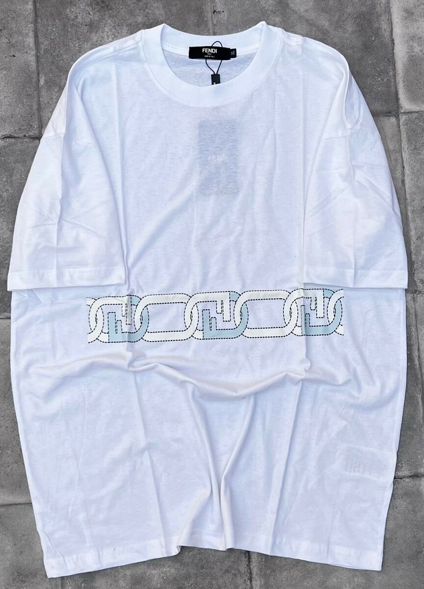 Tee-shirts over size