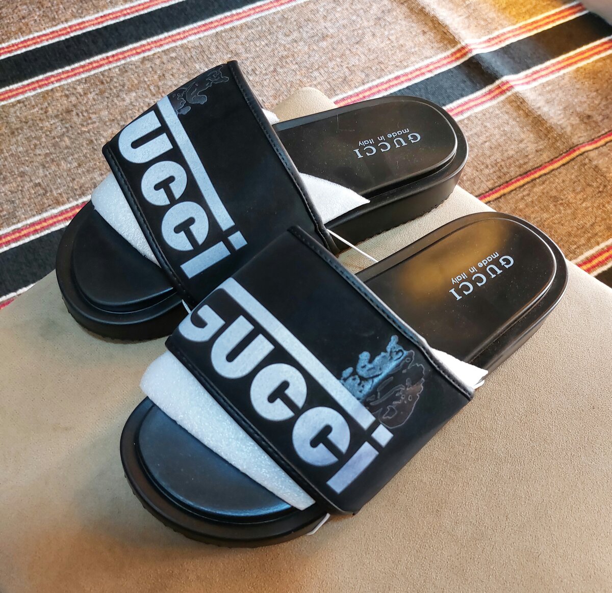 Gucci slippers