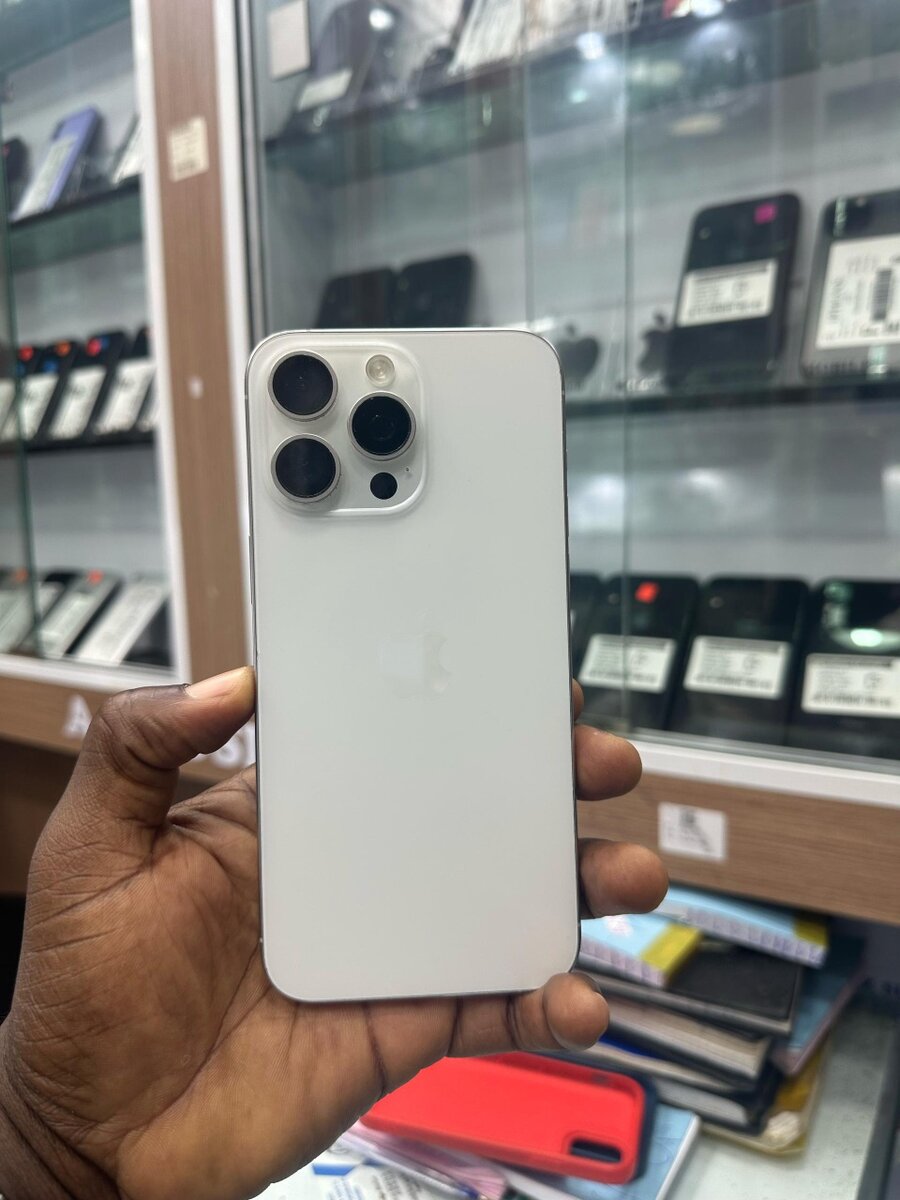 15 pro max 512giga écran chang