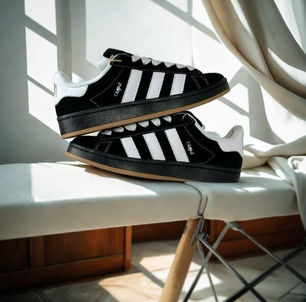 Chaussures de sport noires classiques