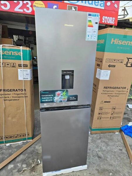 Réfrigérateur Hisense avec congélateur