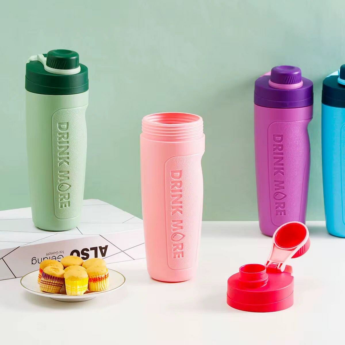 Bouteille d'eau colorée